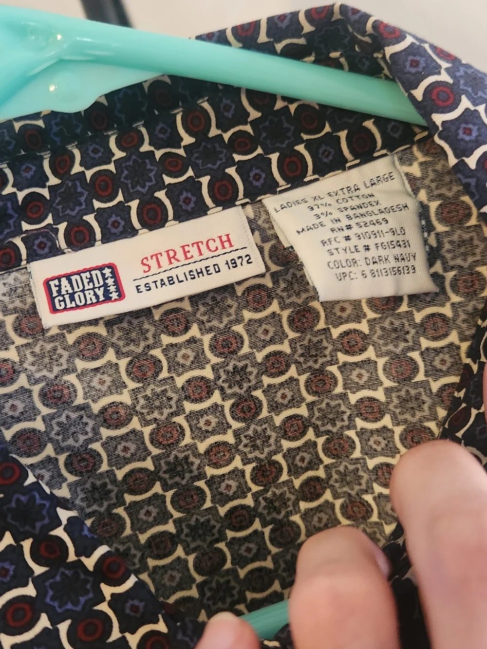 Faded Glory Navy and White Geometric Button-Down Shirt